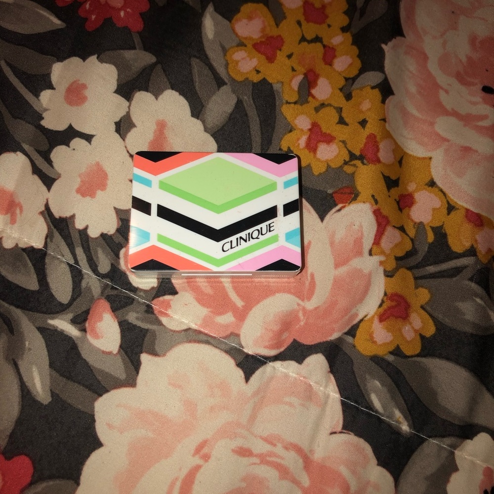 Travel size Clinique shadow trio